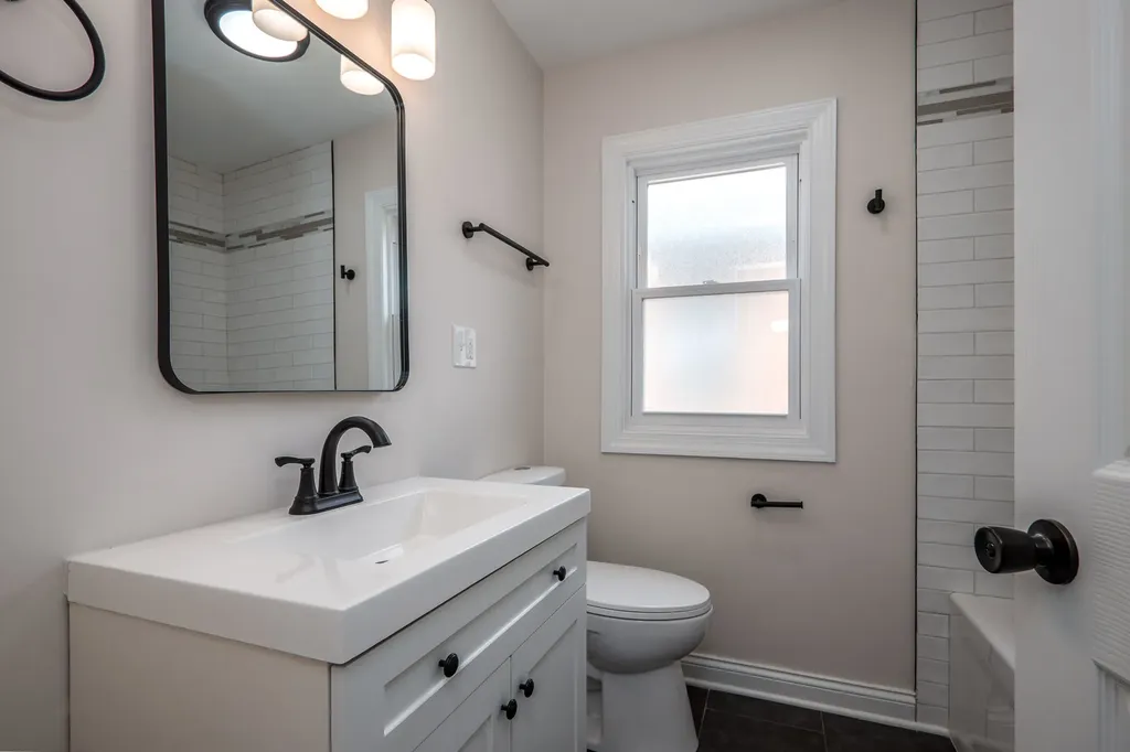 12915 South Parnell Avenue Chicago IL 60628