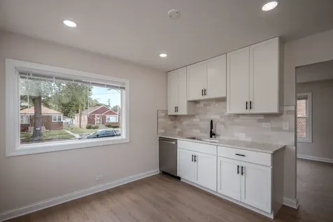 12915 South Parnell Avenue Chicago IL 60628
