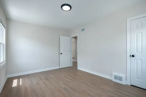 12915 South Parnell Avenue Chicago IL 60628