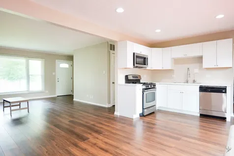 1595 Highland Boulevard Hoffman Estates IL 60169