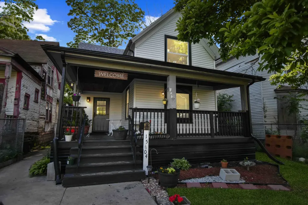 15604 Loomis Avenue Harvey IL 60426
