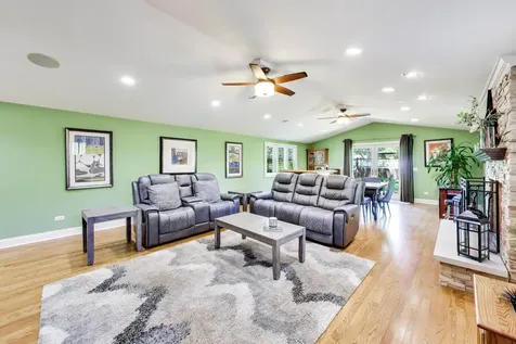 15352 West Cherrywood Lane Libertyville IL 60048