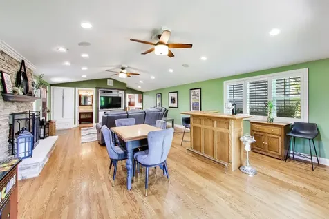 15352 West Cherrywood Lane Libertyville IL 60048