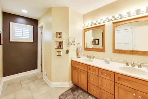 15352 West Cherrywood Lane Libertyville IL 60048