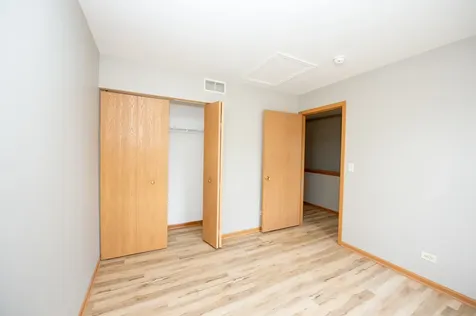 2231 Flagstone Lane Carpentersville IL 60110