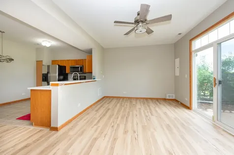 2231 Flagstone Lane Carpentersville IL 60110