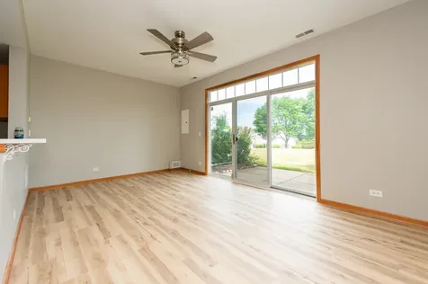 2231 Flagstone Lane Carpentersville IL 60110