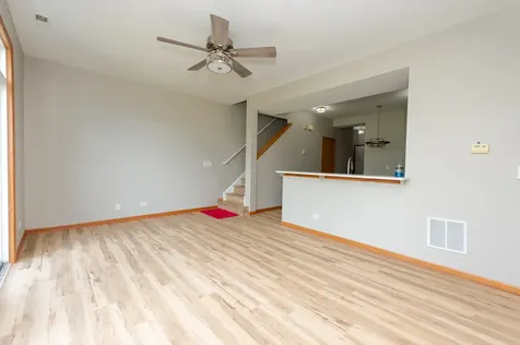 2231 Flagstone Lane Carpentersville IL 60110