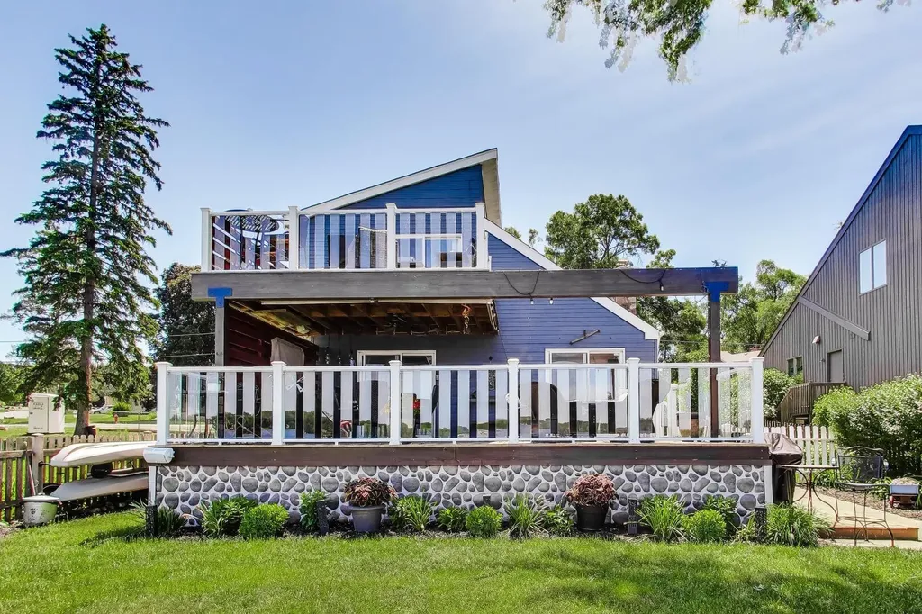 3923 East Lake Shore Drive Wonder Lake IL 60097