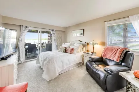 3923 East Lake Shore Drive Wonder Lake IL 60097