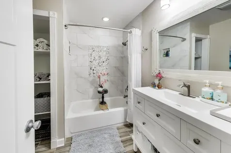 3923 East Lake Shore Drive Wonder Lake IL 60097