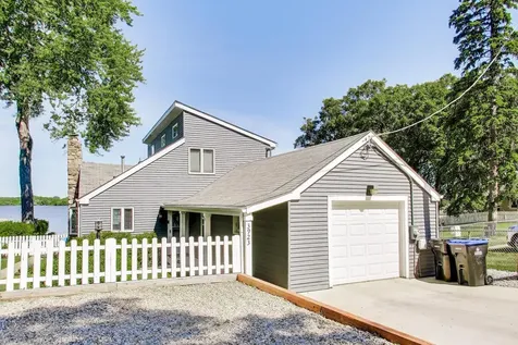 3923 East Lake Shore Drive Wonder Lake IL 60097