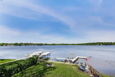 3923 East Lake Shore Drive Wonder Lake IL 60097