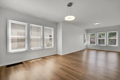 11741 South Wentworth Avenue Chicago IL 60628