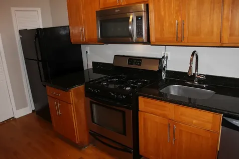 5024 North Winthrop Avenue Chicago IL 60640