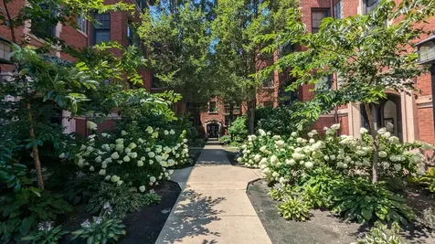 5024 North Winthrop Avenue Chicago IL 60640
