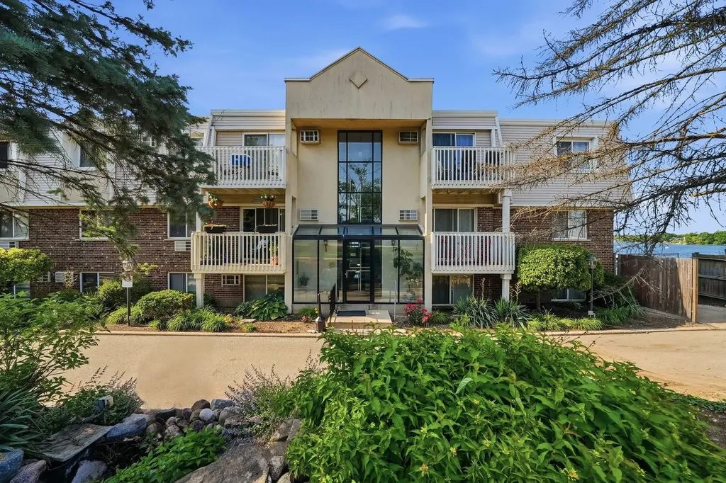 213 East Liberty Street Wauconda IL 60084