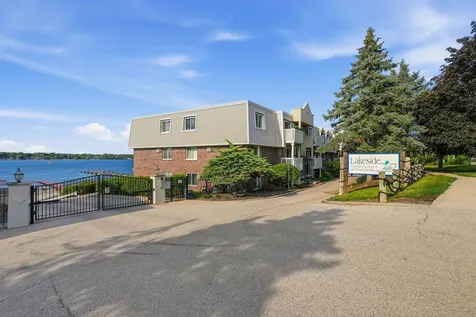 213 East Liberty Street Wauconda IL 60084