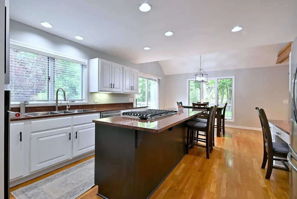 2S025 Twin Oaks Drive Wheaton IL 60189