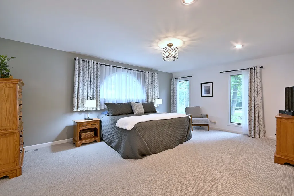 2S025 Twin Oaks Drive Wheaton IL 60189