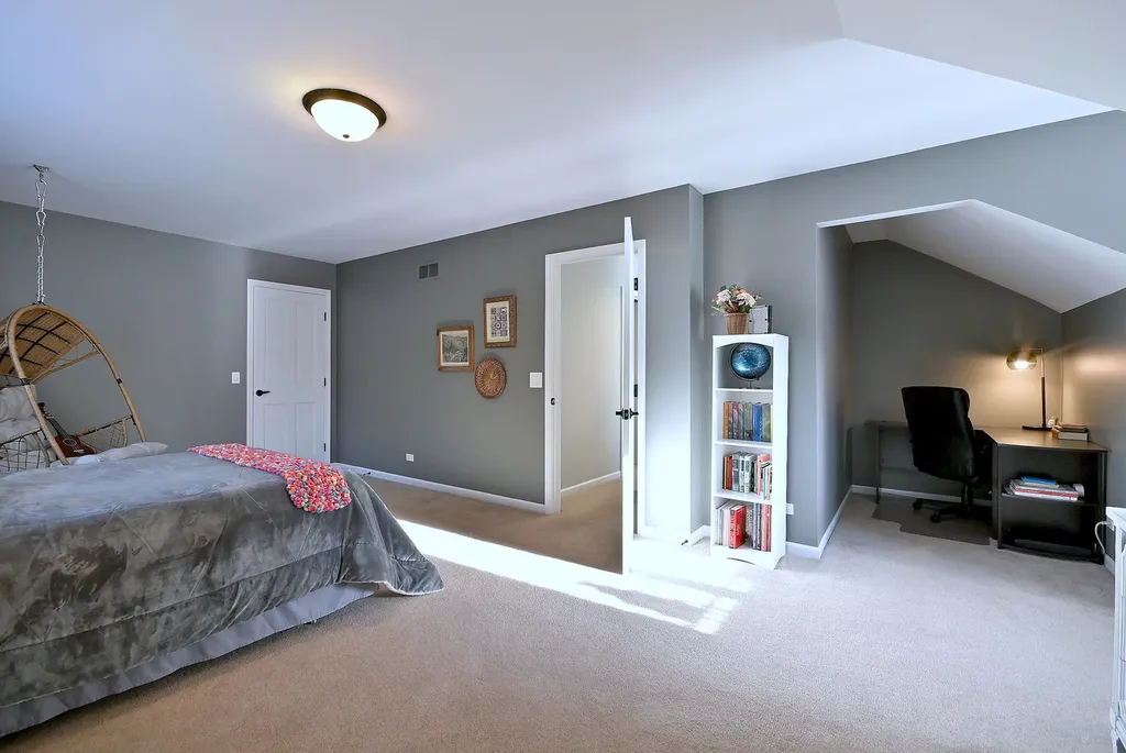 2S025 Twin Oaks Drive Wheaton IL 60189