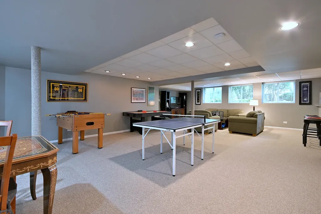 2S025 Twin Oaks Drive Wheaton IL 60189