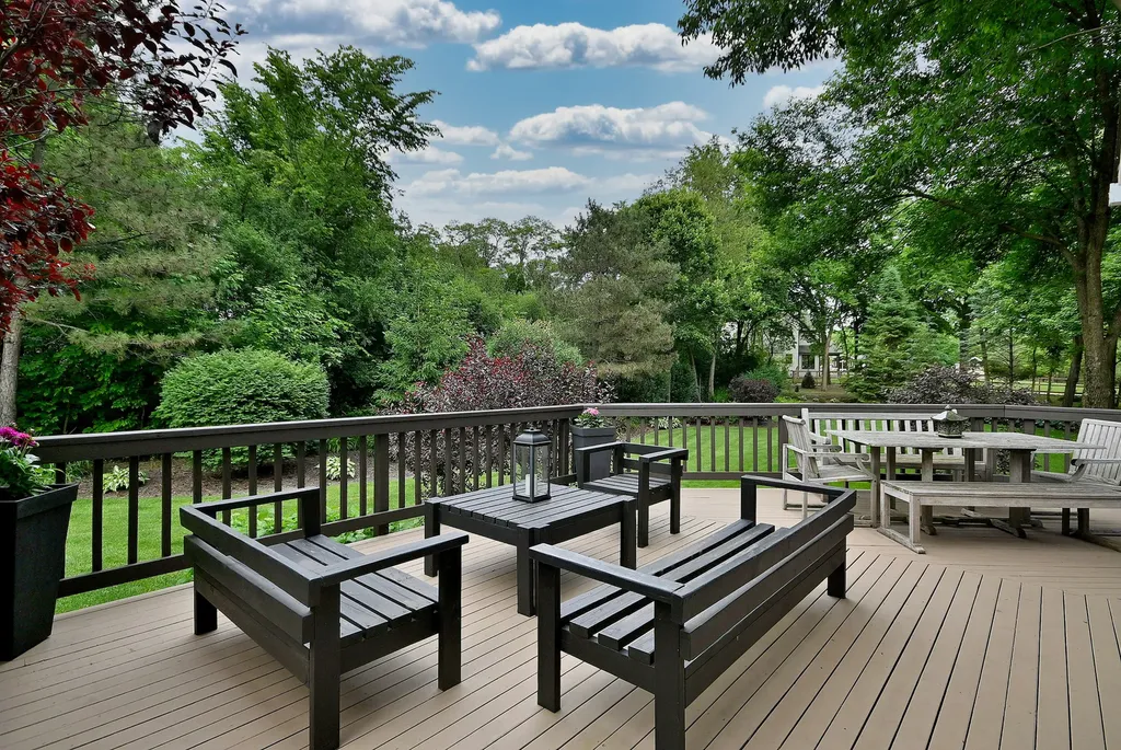 2S025 Twin Oaks Drive Wheaton IL 60189