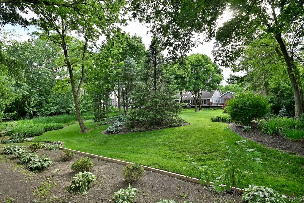 2S025 Twin Oaks Drive Wheaton IL 60189