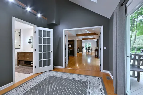 2S025 Twin Oaks Drive Wheaton IL 60189