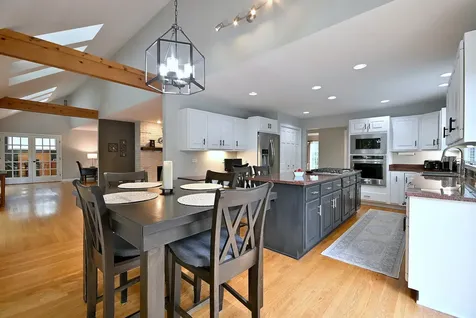 2S025 Twin Oaks Drive Wheaton IL 60189