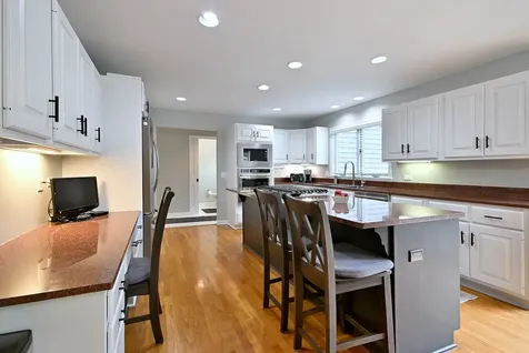 2S025 Twin Oaks Drive Wheaton IL 60189
