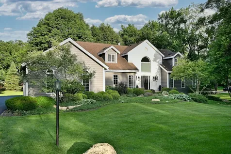 2S025 Twin Oaks Drive Wheaton IL 60189