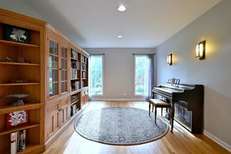 2S025 Twin Oaks Drive Wheaton IL 60189