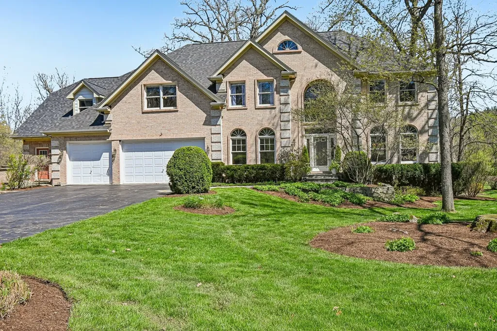 3N681 Trotter Lane St. Charles IL 60175