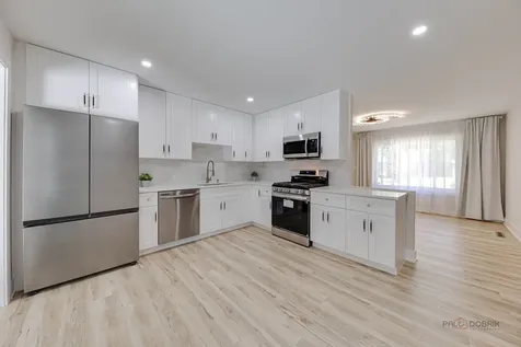 725 Russet Lane Streamwood IL 60107