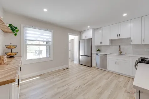725 Russet Lane Streamwood IL 60107