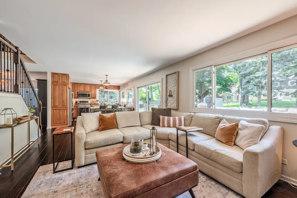 52 Redstart Road Naperville IL 60565