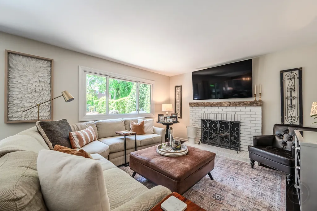 52 Redstart Road Naperville IL 60565