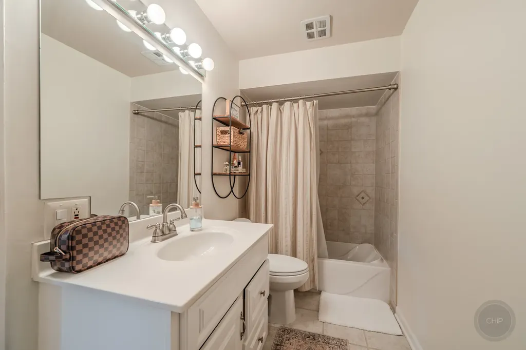52 Redstart Road Naperville IL 60565
