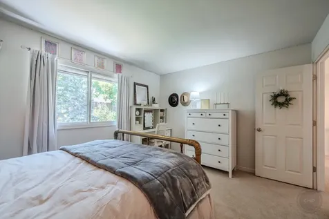 52 Redstart Road Naperville IL 60565