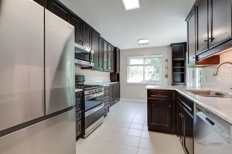 585 Williamsburg Court Wheeling IL 60090