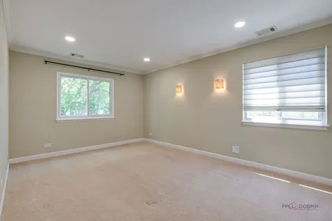 585 Williamsburg Court Wheeling IL 60090