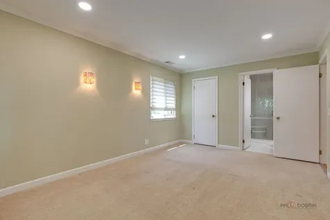 585 Williamsburg Court Wheeling IL 60090