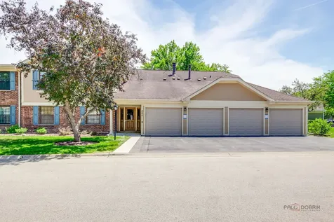 585 Williamsburg Court Wheeling IL 60090
