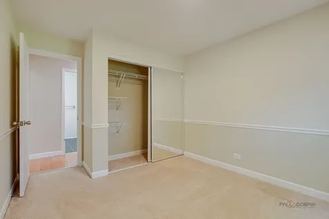 585 Williamsburg Court Wheeling IL 60090
