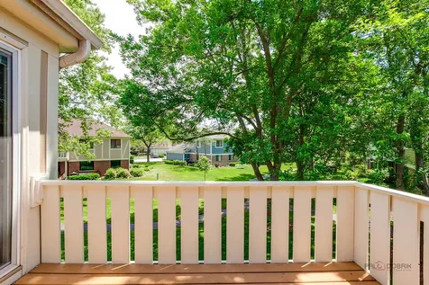 585 Williamsburg Court Wheeling IL 60090