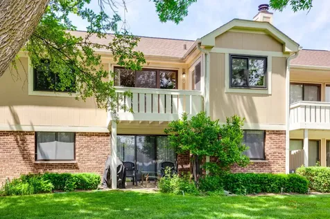 585 Williamsburg Court Wheeling IL 60090