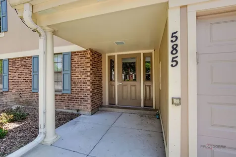 585 Williamsburg Court Wheeling IL 60090