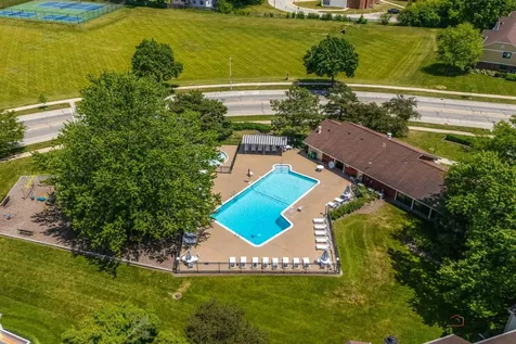 585 Williamsburg Court Wheeling IL 60090