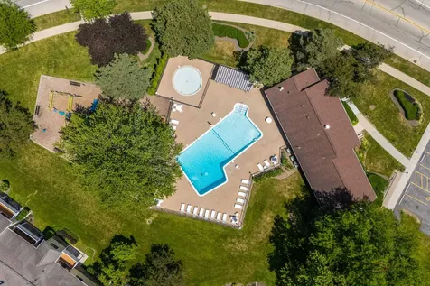 585 Williamsburg Court Wheeling IL 60090